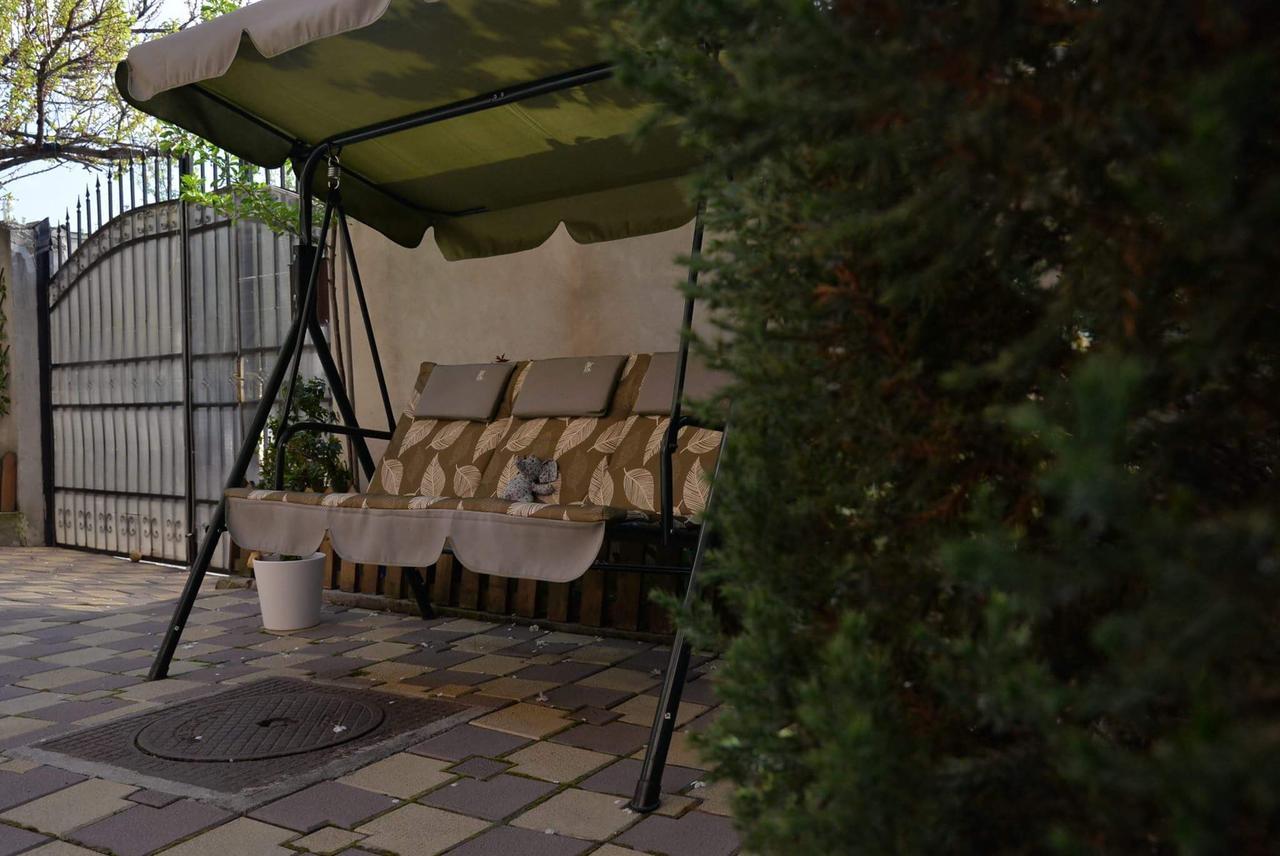 Collosal Studio Boekarest Buitenkant foto
