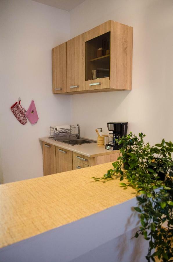 Collosal Studio Boekarest Buitenkant foto