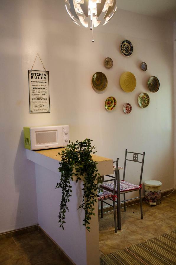 Collosal Studio Boekarest Buitenkant foto